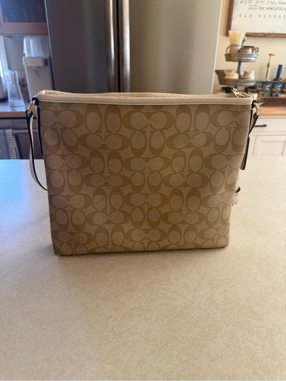 Coach Signature Canvas Crossbody Bag in Khaki/Chalk with Matching Wallet EUC - Picture 3 of 15